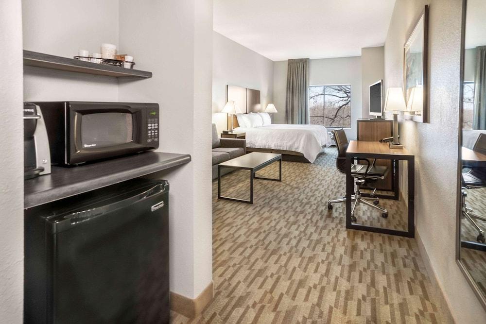 Riverview & Suites, Ascend Collection Hotel 3*
