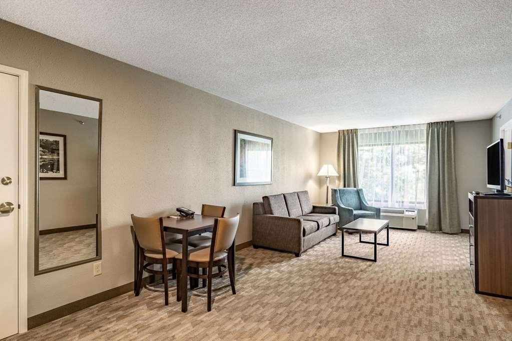 Riverview & Suites, Ascend Collection Hotel Rockford