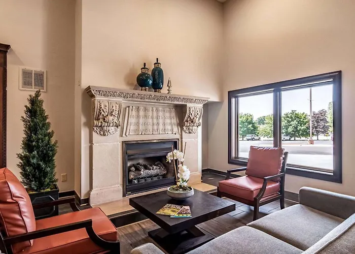 Riverview Inn & Suites, Ascend Hotel Collection