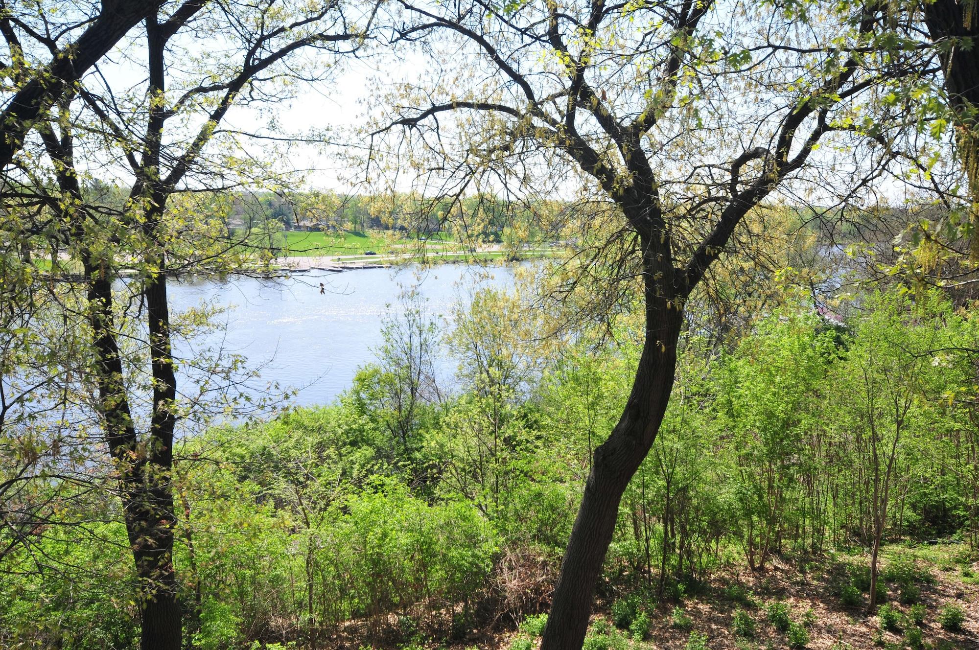 Riverview & Suites, Ascend Collection Hotel Rockford