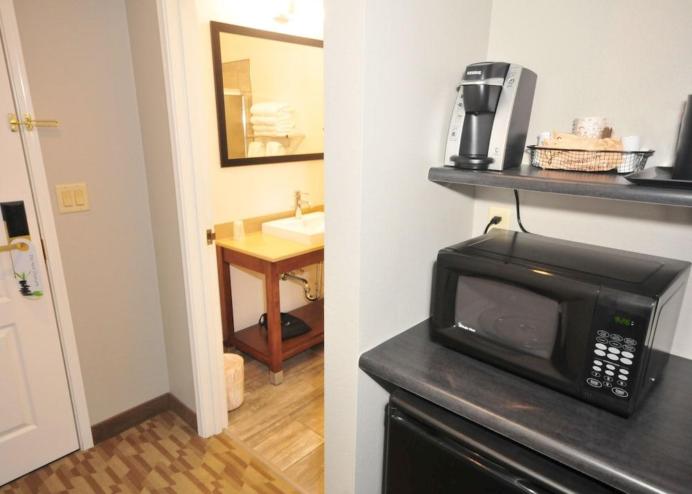 Riverview & Suites, Ascend Collection Hotel