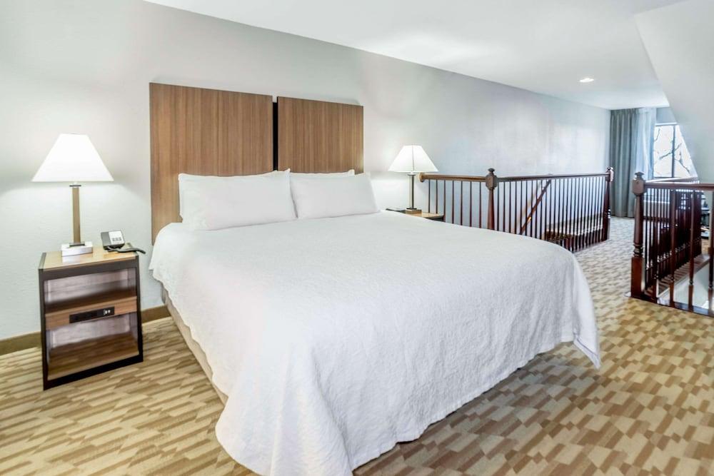 Riverview & Suites, Ascend Collection Hotel 3*