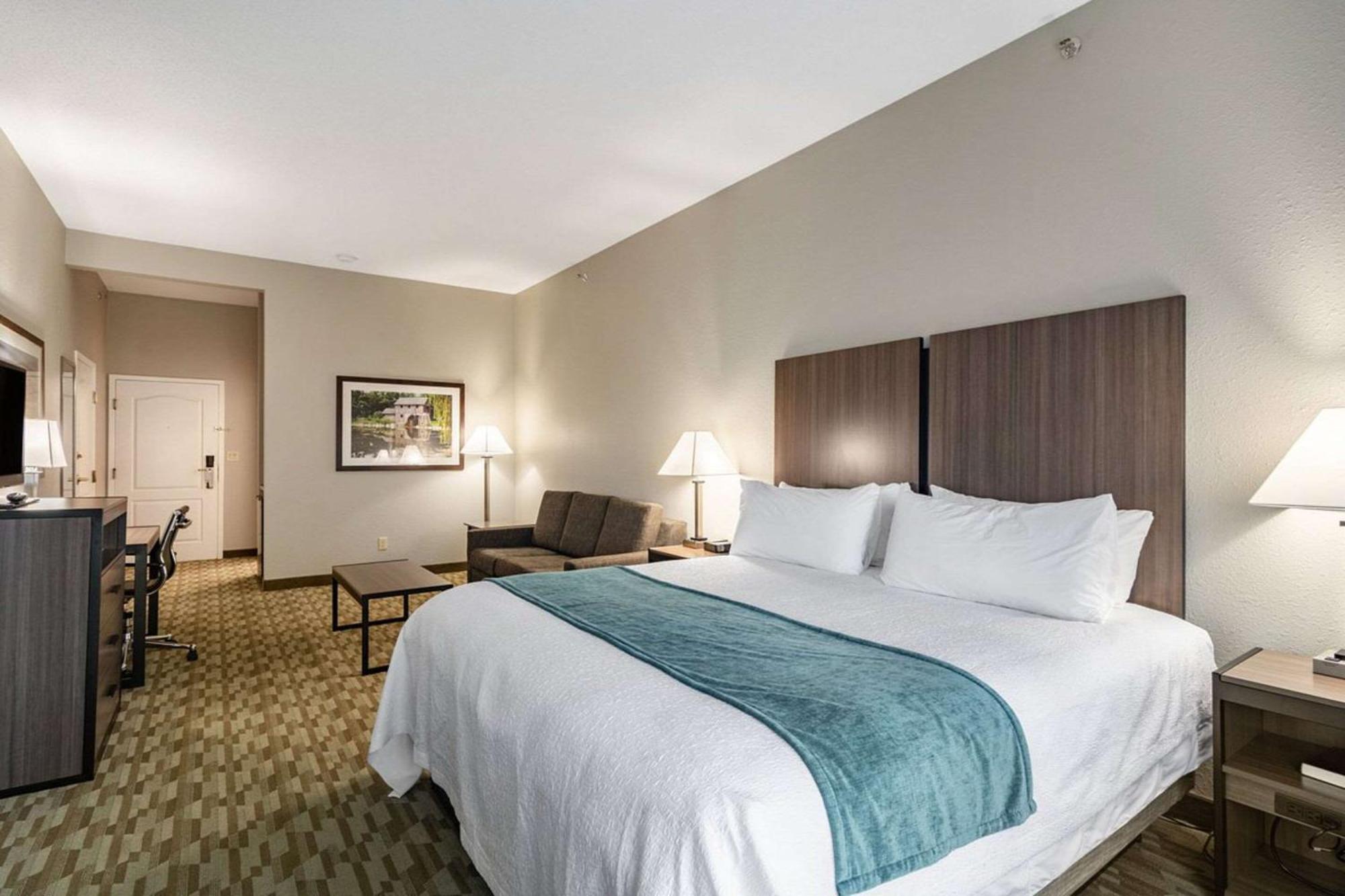 Riverview & Suites, Ascend Collection Hotel 3*