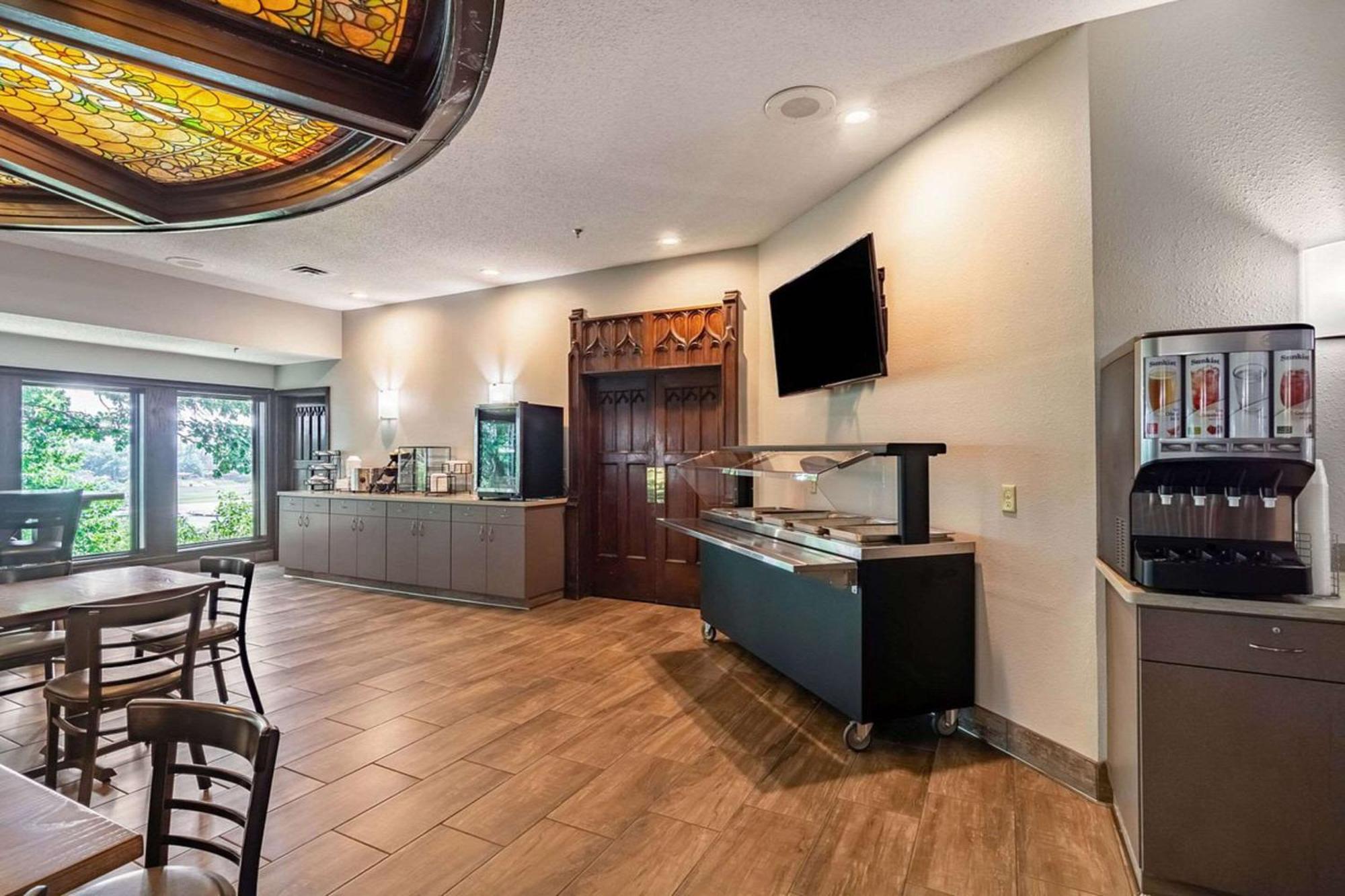 Riverview & Suites, Ascend Collection 3* Rockford