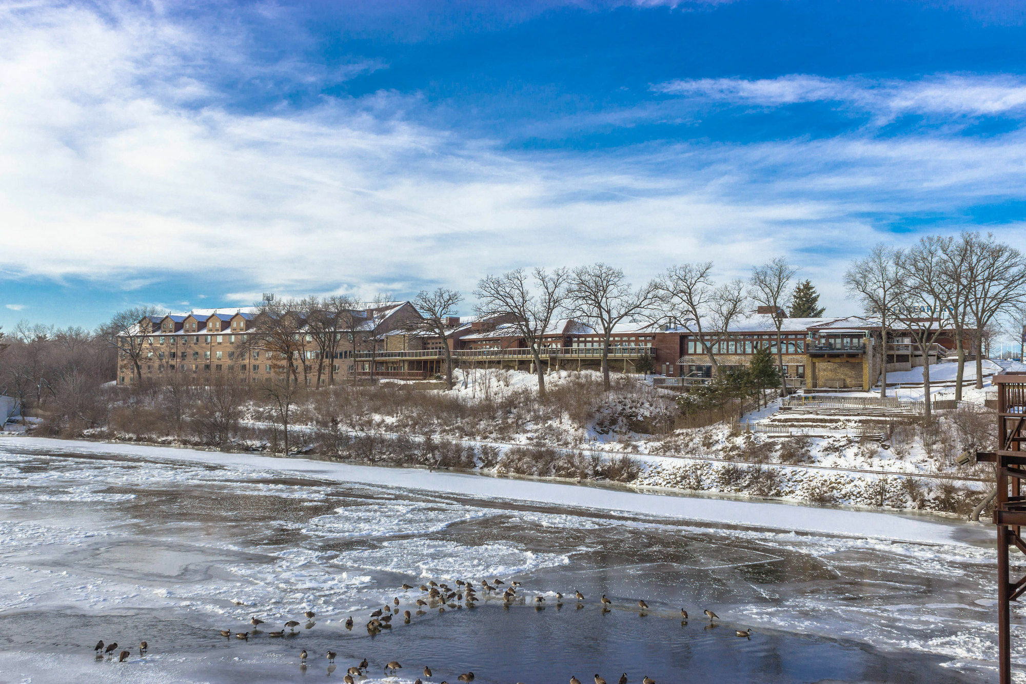 Riverview & Suites, Ascend Collection