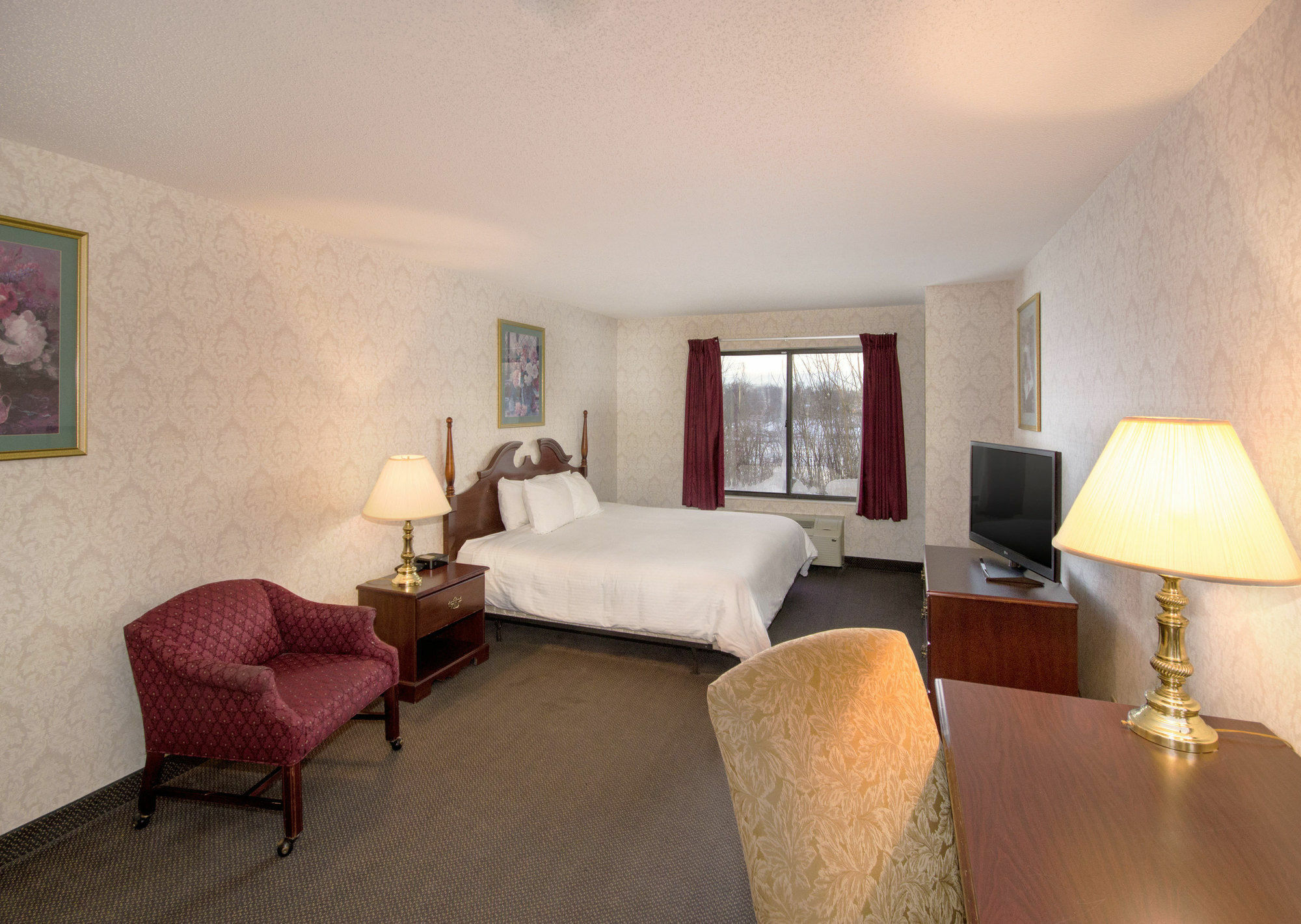 Riverview & Suites, Ascend Collection 3*